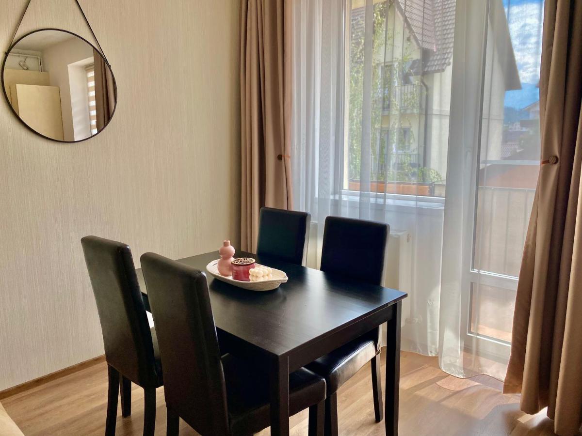 Wanderlust Home Cream, Rasnov Apt For 4, Wifi And Free Parking Buitenkant foto