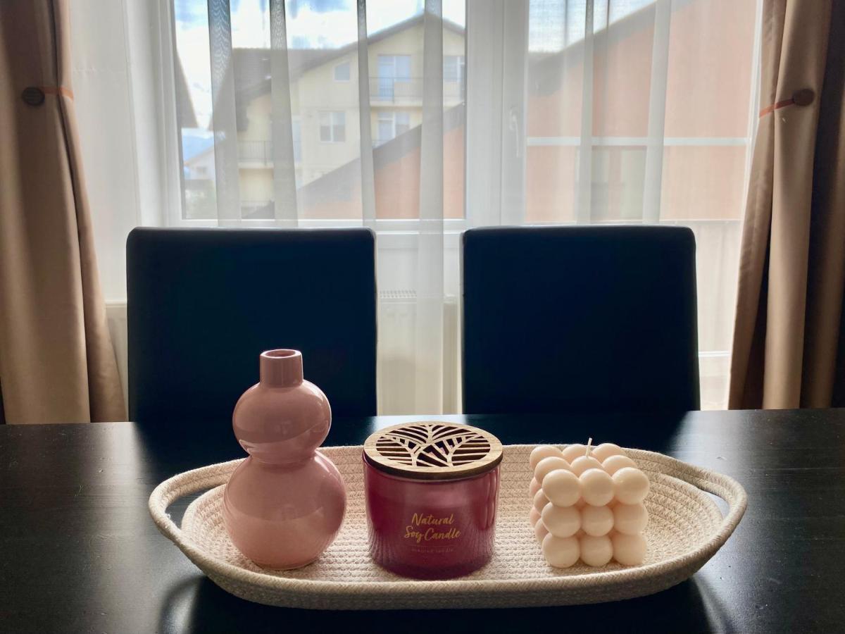 Wanderlust Home Cream, Rasnov Apt For 4, Wifi And Free Parking Buitenkant foto