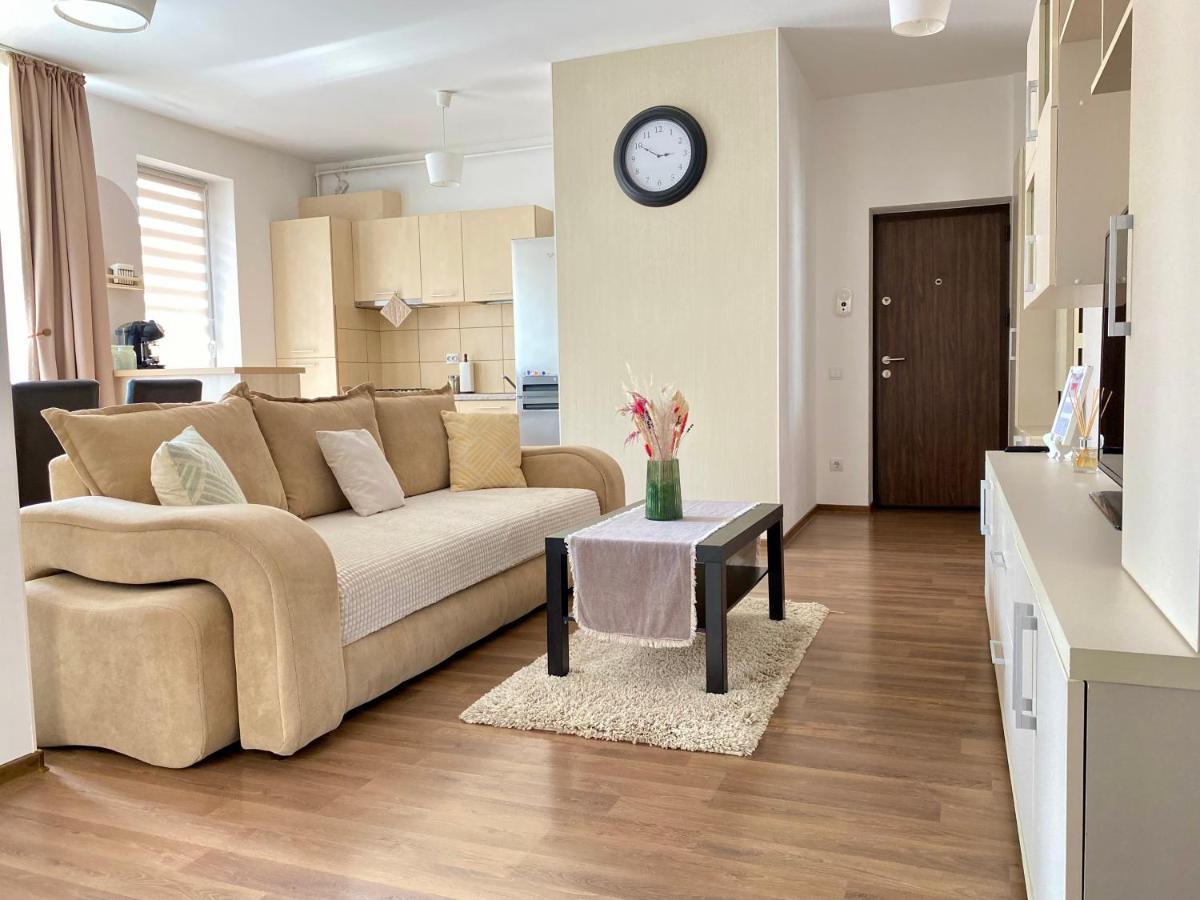 Wanderlust Home Cream, Rasnov Apt For 4, Wifi And Free Parking Buitenkant foto