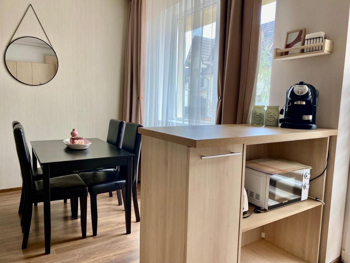 Wanderlust Home Cream, Rasnov Apt For 4, Wifi And Free Parking Buitenkant foto