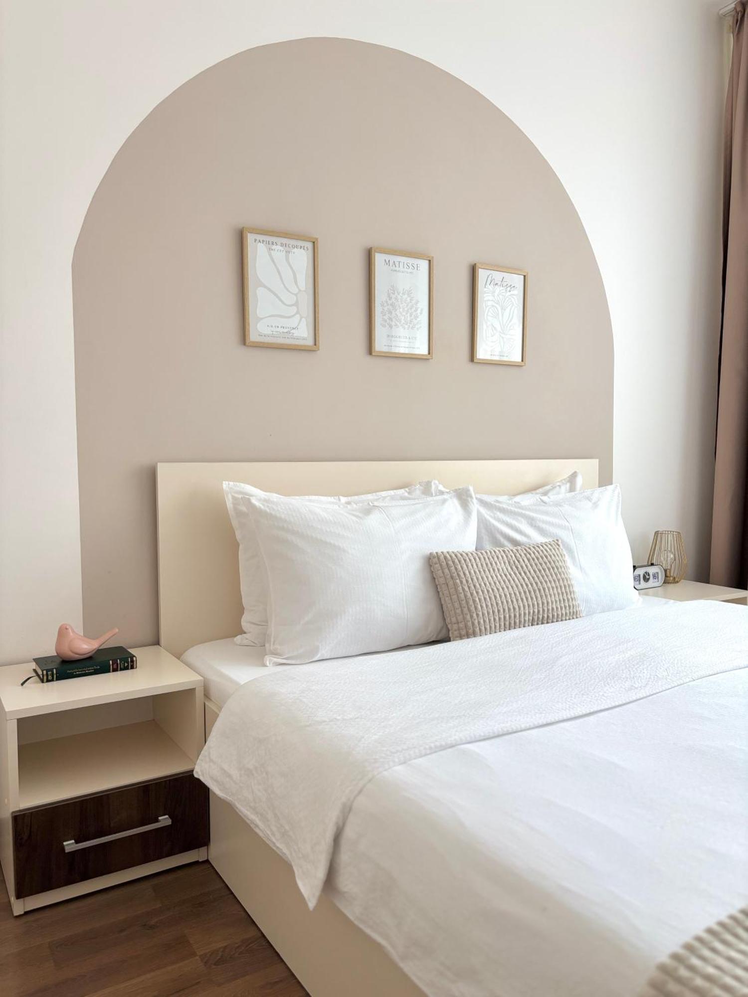Wanderlust Home Cream, Rasnov Apt For 4, Wifi And Free Parking Buitenkant foto
