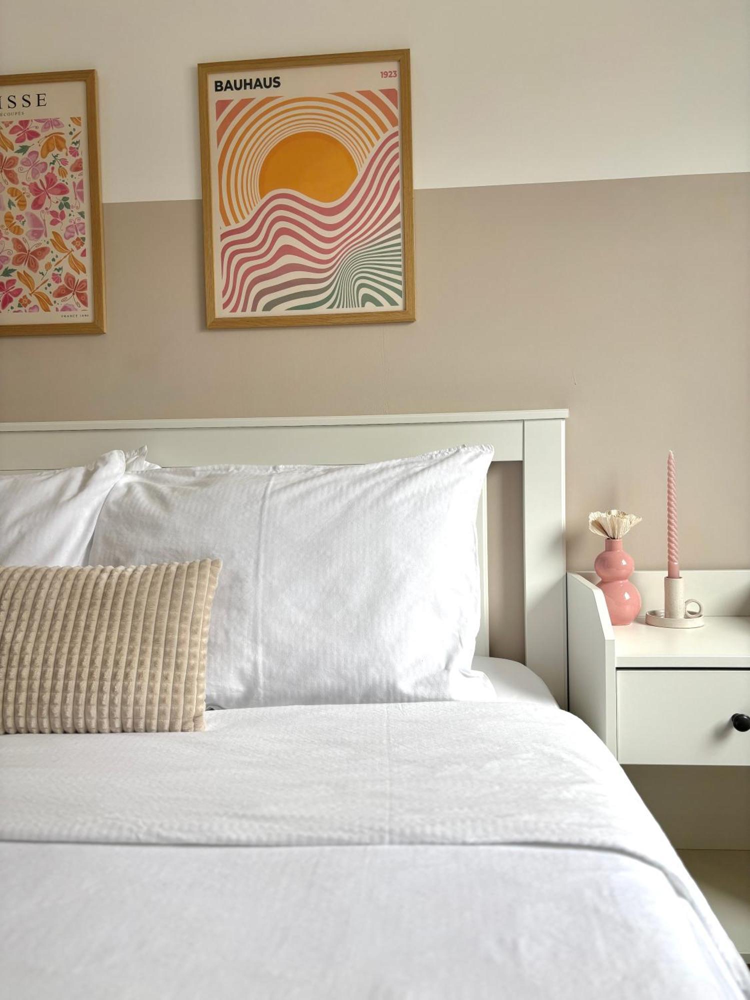Wanderlust Home Cream, Rasnov Apt For 4, Wifi And Free Parking Buitenkant foto