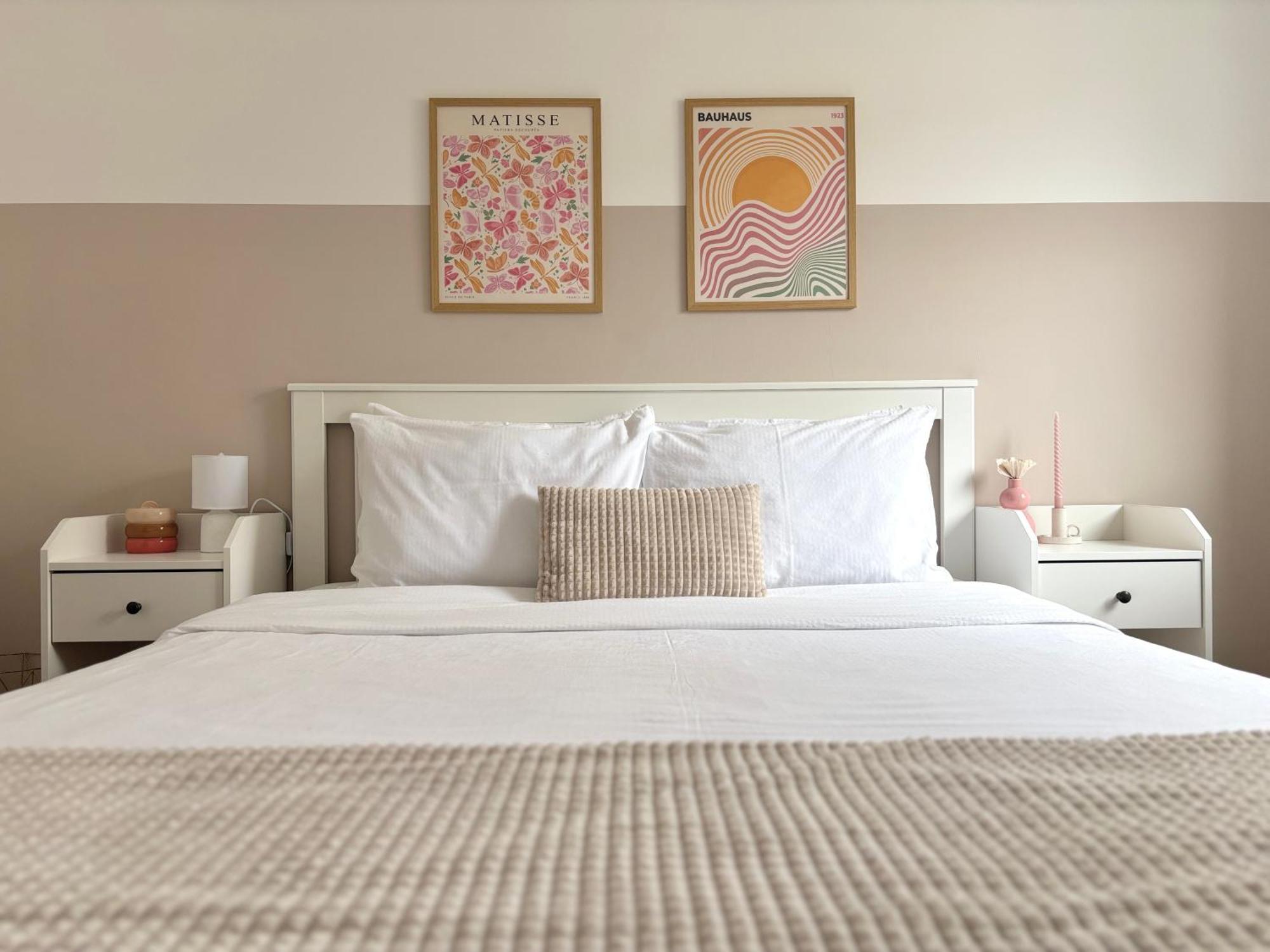 Wanderlust Home Cream, Rasnov Apt For 4, Wifi And Free Parking Buitenkant foto