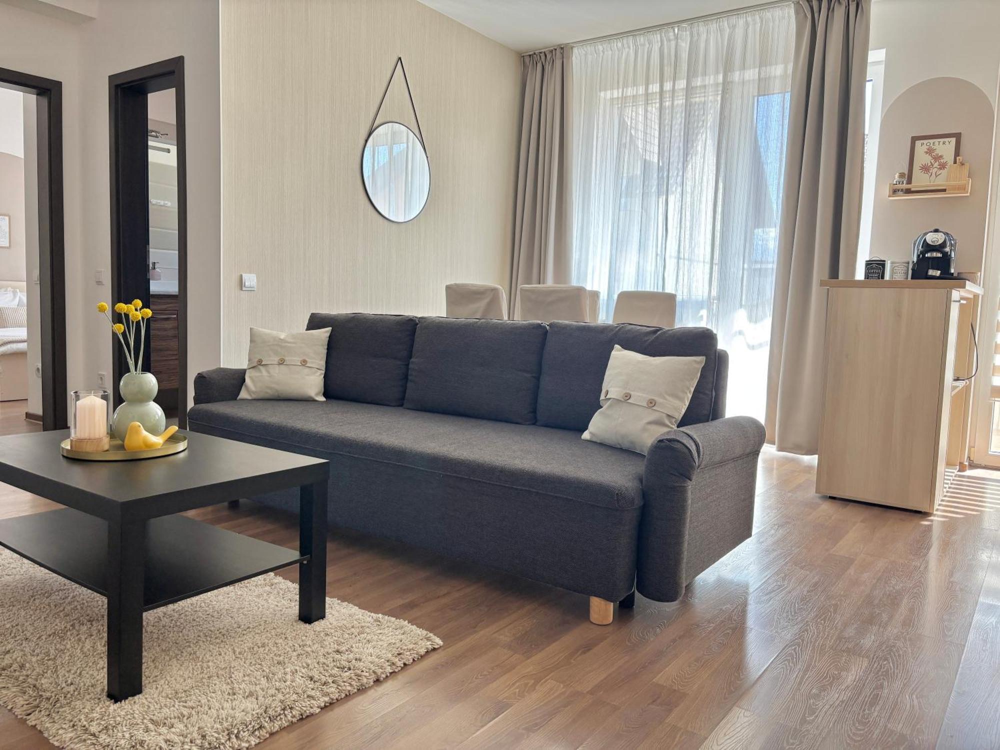 Wanderlust Home Cream, Rasnov Apt For 4, Wifi And Free Parking Buitenkant foto